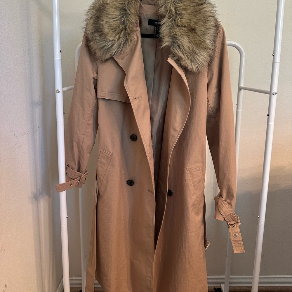 Forever 21 Beige Trench Coat with Faux Fur Collar